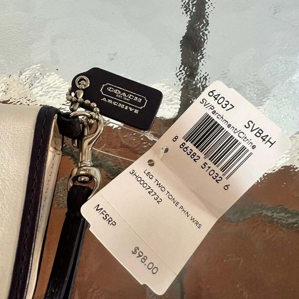 Coach White and Purple Wristlet/Wallet - Picture 5 of 9